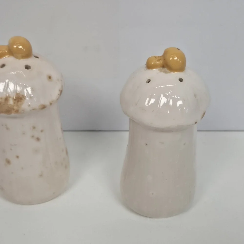 Vintage Mushroom Salt And Pepper Shakers  1974 4.5
